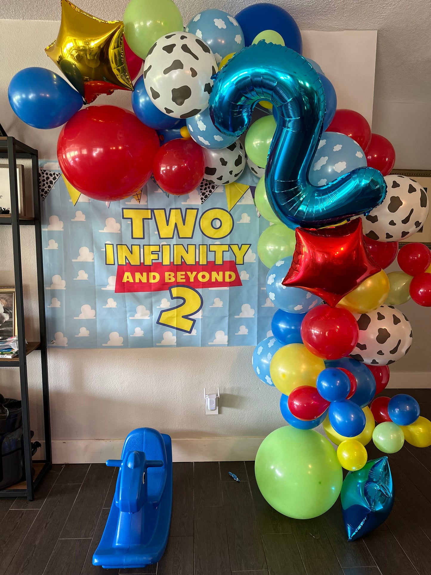 CUSTOM BALLON ARCH DECOR