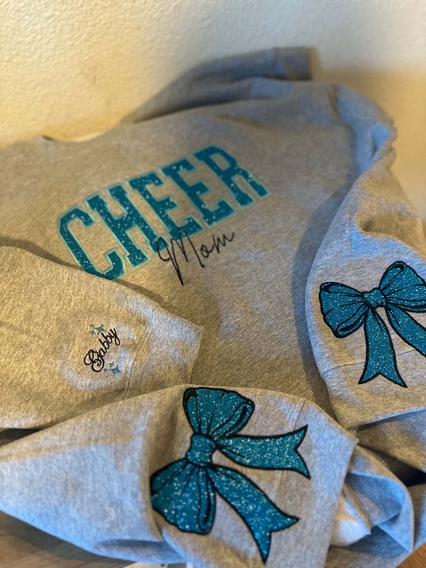 Custom embroidery appliqué crewnecks